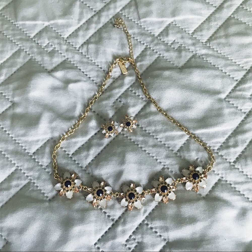 The Limited Earring and Necklace Set